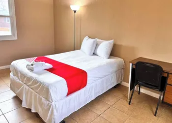 Skylark Motel by OYO hotel thumbnail 6