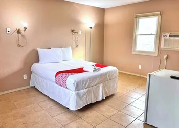Skylark Motel by OYO hotel thumbnail 7