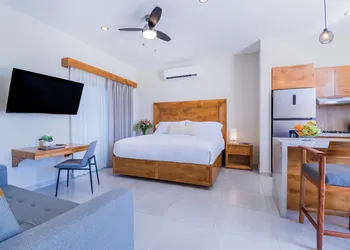 Josefa Suites hotel thumbnail 5