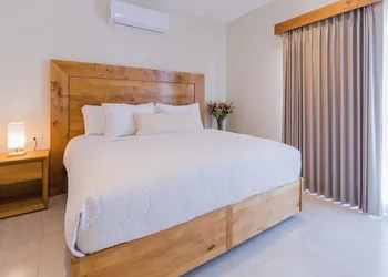 Josefa Suites hotel thumbnail 6
