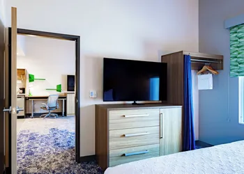 Home2 Suites By Hilton Kalamazoo Southeast hotel thumbnail 8