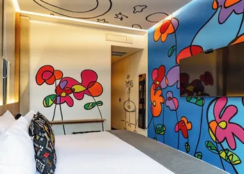 Street Art Hotel Roma hotel thumbnail 4