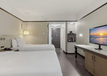Kozy Houston North hotel thumbnail 8