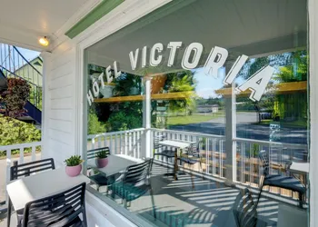 Hôtel victoria hotel thumbnail 2