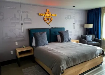 DogHouse Columbus hotel thumbnail 5