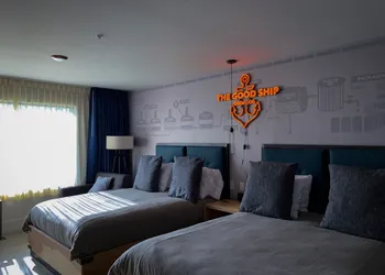 DogHouse Columbus hotel thumbnail 6