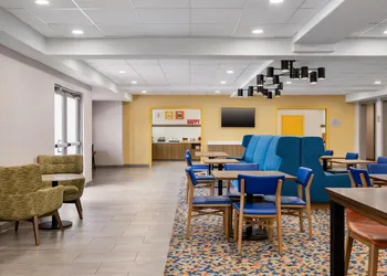 Hampton Inn & Suites by Hilton Mesquite hotel thumbnail 7