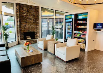 Clarion Pointe Mount Vernon - Burlington hotel thumbnail 3