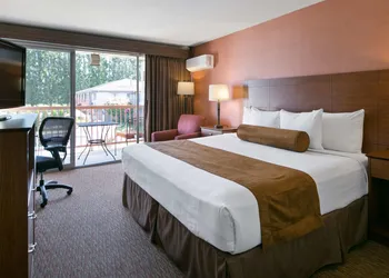 Clarion Pointe Mount Vernon - Burlington hotel thumbnail 8