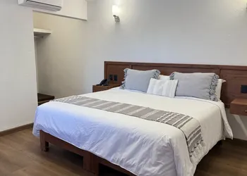 Hotel La Querencia hotel thumbnail 8