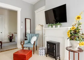 Regina's Country Livin' hotel thumbnail 7