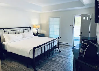 Willows hotel thumbnail 3