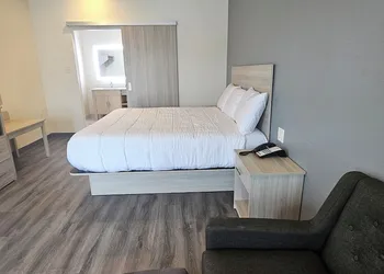 Palace Inn Baytown at Harrison St hotel thumbnail 3