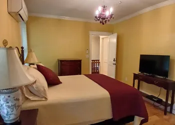 Cranberry Moon Inn B&B hotel thumbnail 6