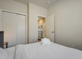 Chipmunk Father Dave hotel thumbnail 3