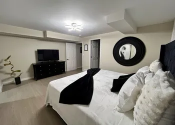 Lake and the City Bed and Breakfast hotel thumbnail 4