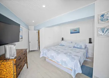 Barnacle Resort hotel thumbnail 2