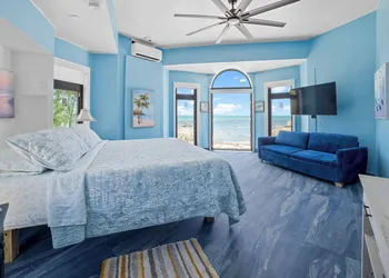 Barnacle Resort hotel thumbnail 4