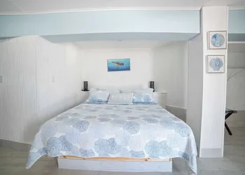Barnacle Resort hotel thumbnail 8