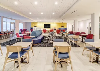 Home2 Suites By Hilton Crestview I-10 hotel thumbnail 2