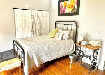Tampa Heights Bungalow hotel thumbnail 3