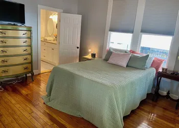Tampa Heights Bungalow hotel thumbnail 4