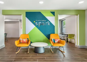 Spark by Hilton Knoxville North I-75 hotel thumbnail 4