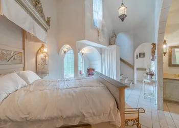 The Cottage and Castle hotel thumbnail 6