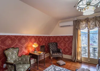 Historical John Rast House hotel thumbnail 6