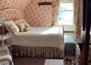 Sturgis House hotel thumbnail 3