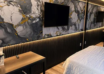 The Vine Hotel Bronx hotel thumbnail 6