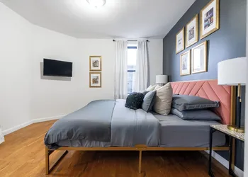 Elegant Harlem Suites hotel thumbnail 5