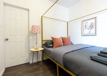 Elegant Harlem Suites hotel thumbnail 6