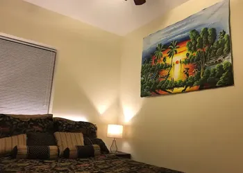 Urban Chicago Oasis hotel thumbnail 4