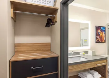 Candlewood Suites Oakwood by IHG hotel thumbnail 2