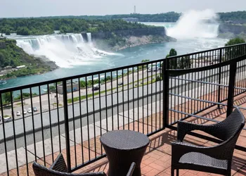 The Brock Niagara Falls Fallsview, Tapestry by Hilton hotel thumbnail 5