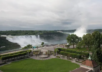 The Brock Niagara Falls Fallsview, Tapestry by Hilton hotel thumbnail 7