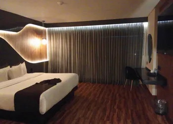 Yoru hotel thumbnail 4