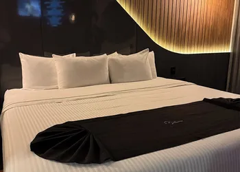 Yoru hotel thumbnail 6