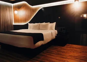 Yoru hotel thumbnail 8