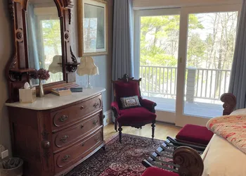 Queen's View Bayfield hotel thumbnail 2