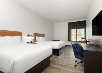 La Quinta Inn & Suites by Wyndham Olive Branch hotel thumbnail 6
