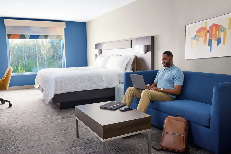 Holiday Inn Express and Suites Muncie Northwest by IHG hotel detail image 6
