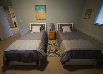 MapleRidge House: A BnB For All Seasons! hotel thumbnail 3