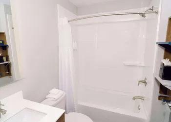 Microtel Inn & Suites by Wyndham Newark NY hotel thumbnail 7