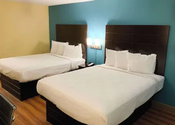 Days Inn by Wyndham Troy IL hotel thumbnail 3