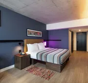 New Hotel Moxy Montreal Downtown hotel detail image 5