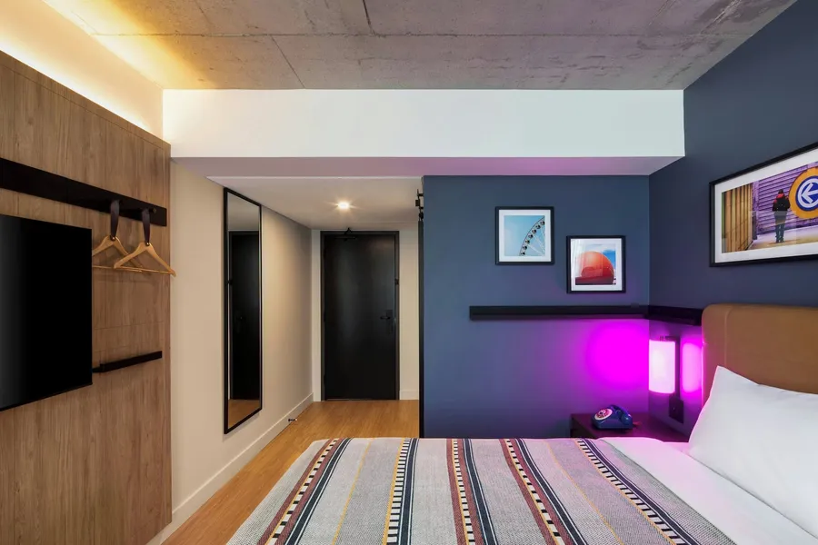New Hotel Moxy Montreal Downtown hotel detail image 6