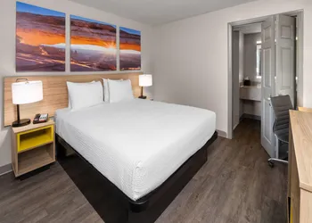 Days Inn by Wyndham Farmington NM hotel thumbnail 6