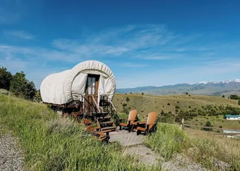 Chico Hot Springs Resort & Day Spa hotel thumbnail 4